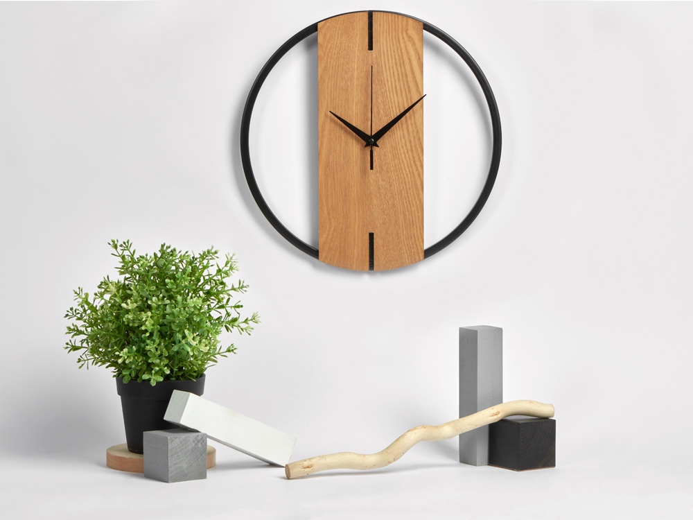 Деревянные часы с металлическим ободом Time Wheel — изображение 6